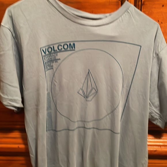 VOLCOM T SHIRT JUNIORS SIZE XL - Picture 2 of 2